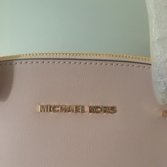 COPY - Micheal Kors Dome Crossbody bag - Picture 3 of 3